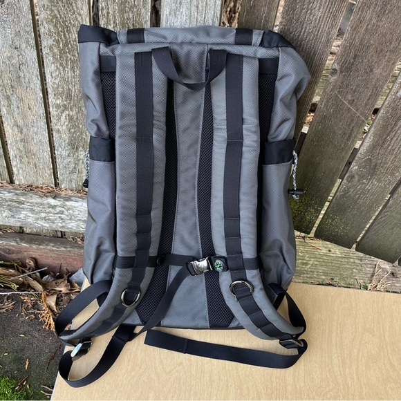 Gobi Getaway Gray & Black Unisex Backpack NWOT - Picture 2 of 16